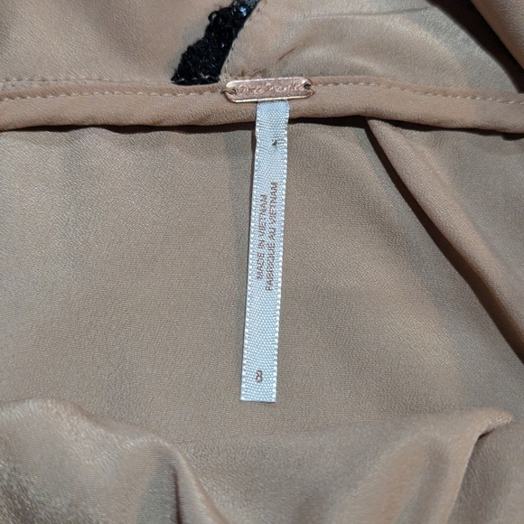 Elegant Black Lace Dress - Picture 7 of 10